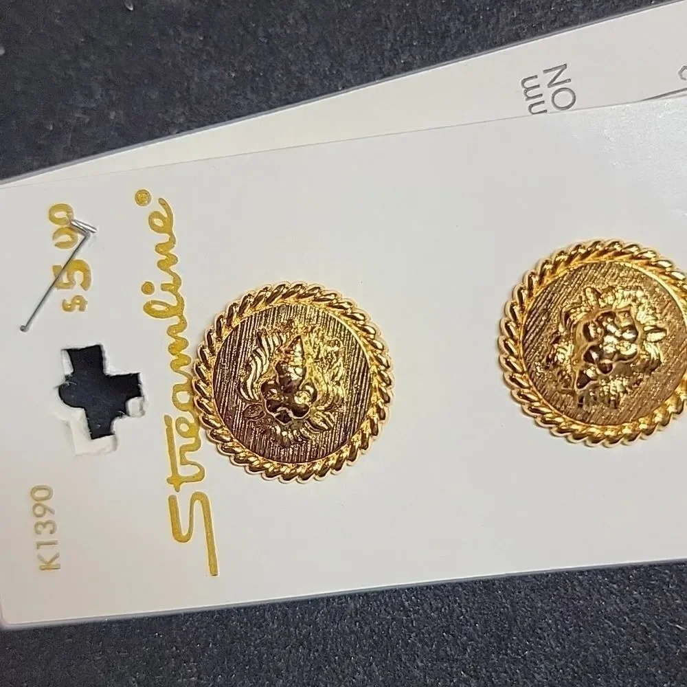 Streamline Vintage Shiny Gold Metal Lion Heads Button  #K1390